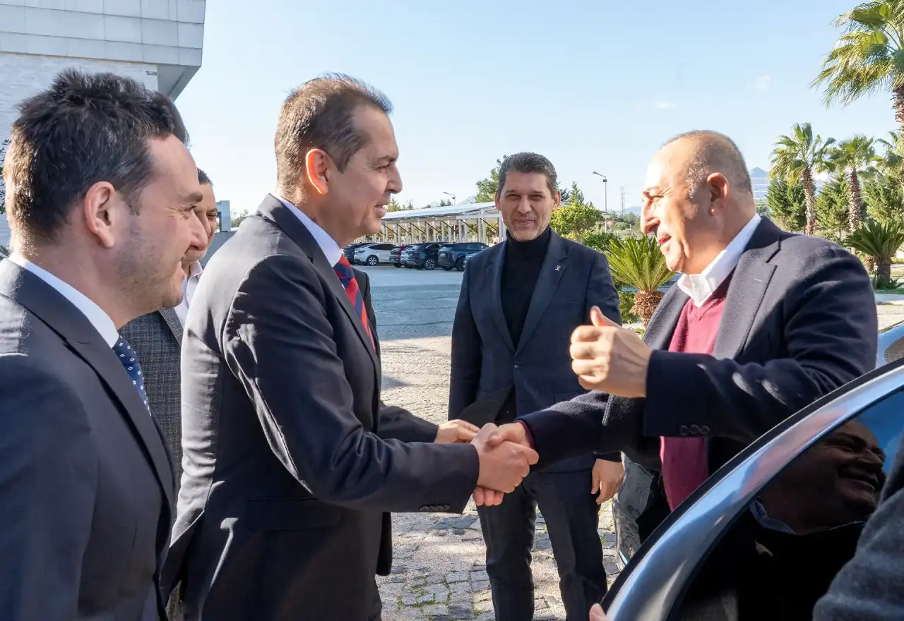 AK Parti Antalya Yönetiminden Antalyaspor’da Kritik Ziyaret! 1